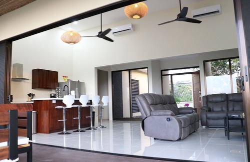 Coco Villa | Escape to Serenity: Stunning Ocean View Retreat - All Inclusive Available