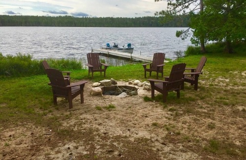 Newberry Cottage | Escape to Superior’s Treasure Cabin at Culhane Lake Resort off grid.