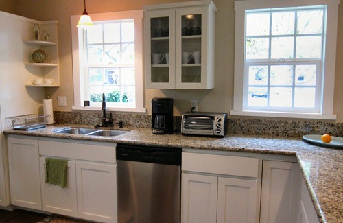 Oak Park House | Escape to the American Riviera in our Charming Santa Barbara Bungalow