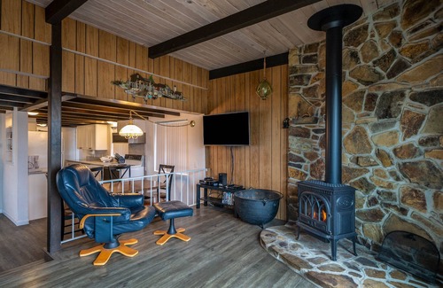 Gleneden Beach House | Escape to the beach-Cozy beach home with deck, water views and easy beach access