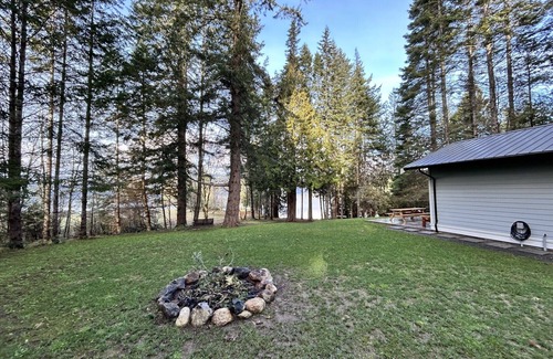 Juan de Fuca Electoral Area House | Escape to The Cottage - A Private & Tranquil Oceanfront Dream!