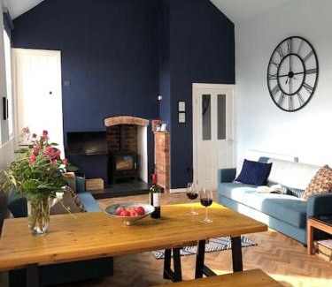 Coedpoeth Apartment | Escape To The Country @ Bron Offa Bach