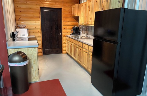 Seminole House | Escape to the Country: 2 bedroom Barndominium Retreat