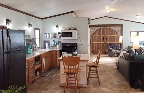 Port Angeles House | Escape to the Creekside Hideaway