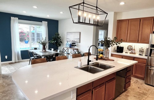 Temecula House | Escape to the Hacienda Haven, in Temecula Valley, just 10 minutes from wineries!