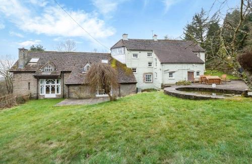 Llanfihangel Tal-y-llyn House | Escape to the Hillis