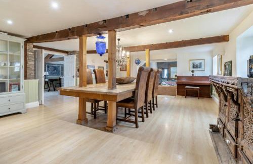 Llanfihangel Tal-y-llyn House | Escape to the Hillis
