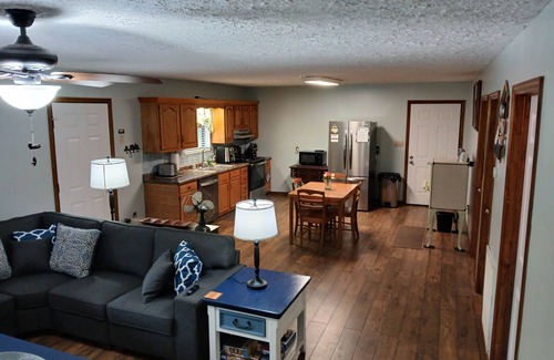 Wellington House | Escape to the lake 2 Bedroom Cabin, Boat Parking & Ample Outdoor and Deck Space.