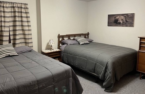 Spooner House | Escape to the Lake- Entire home on Dunn Lake!