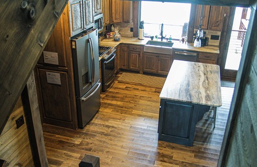 Blue Ridge Cabin | Escape to the lake for fall colors, holiday cheer, and fireside relaxation