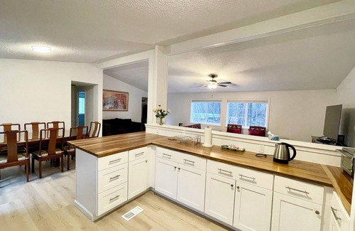 Lakehead-Lakeshore House | Escape to the Lake: Relax, Recharge, Reconnect