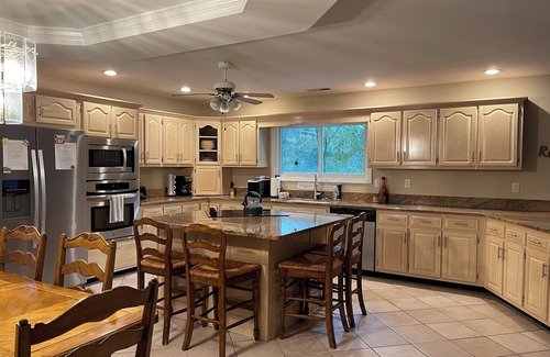 Soddy-Daisy House | Escape to the Lake: Spacious Lakefront House-Relax-Rejuvenate
