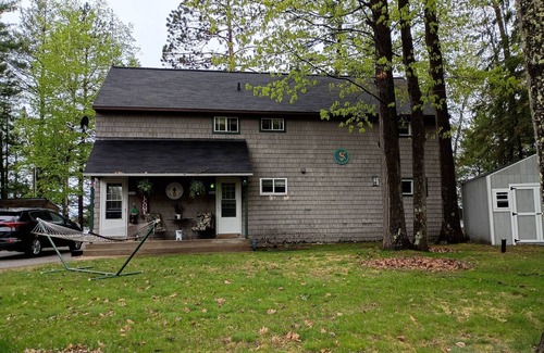 Rhinelander House | Escape to the Lake – Your Perfect Getaway Awaits!