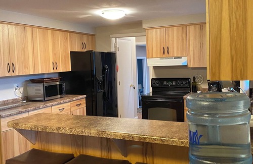 Gwinn Cottage | Escape To The Lake With All The Comforts Of Home!