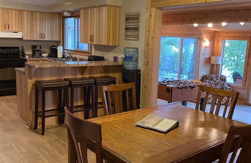Gwinn Cottage | Escape To The Lake With All The Comforts Of Home!