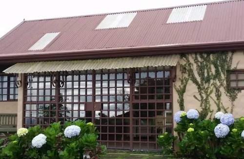 Santa Cruz de Turrialba House | Escape to the mountain: Cabaña Finca Barajas