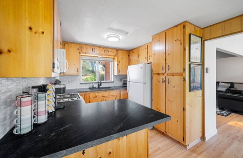 Highland Pines House | Escape to The Mountains! *Amazing Views*