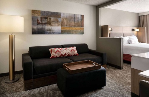 Renton Hotel | Escape to the Pacific Northwest! Indoor Pool!