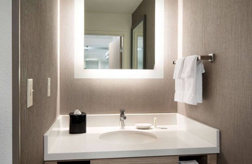 Renton Hotel | Escape to the Pacific Northwest! Indoor Pool!