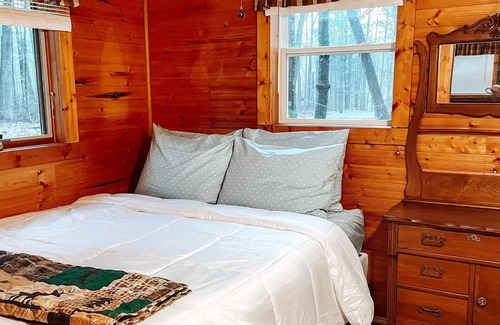 Northwoods Beach Cabin | Escape to this quiet, peaceful, family friendly cabin close to Hayward!