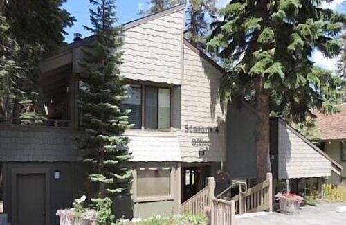 Mammoth Lakes Condo | Escape to this recently remodeled unit #189, steps from the free shuttle