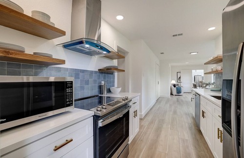 Austin House | Escape to this spacious and serene 3-acre home!