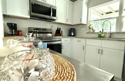 Eagle Lake House | Escape to tranquility at this PrivatePool Lakeview getaway on the shores of EL