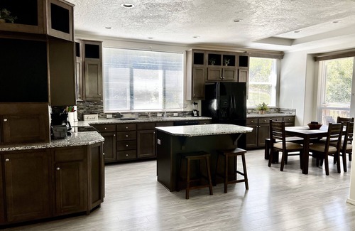 Chelan Cottage | Escape to Tranquility: Book Your Perfect Chelan Getaway, Minutes from StateParks