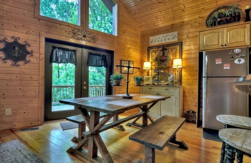 Walnut Mountain Cabin | Escape to Tranquility: Sleepy Hollow Cabin Retreat