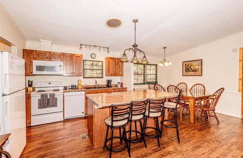 Bryson City Cabin | Escape to Waterfall Hideaway
