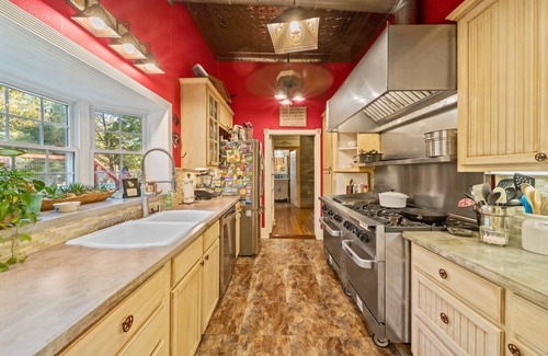 Mart House | Escape to Willow Springs Inn, Cozy Home with a View