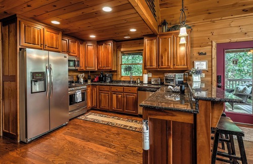 Mineral Bluff Cabin | Escape to your cozy Mineral Bluff cabin, just a hop away from Blue Ridge