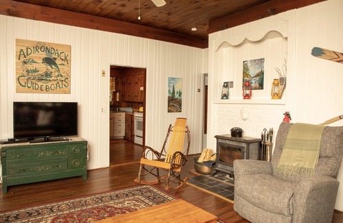 Keeseville Cabin | Escape to your cozy 2-bedroom cabin near Adirondack Park