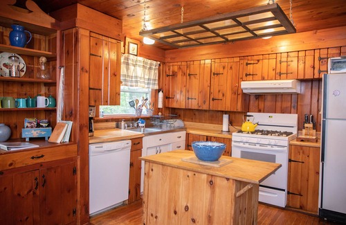 Keeseville Cabin | Escape to your cozy 2-bedroom cabin near Adirondack Park