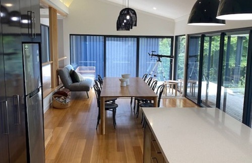 Woodhill House | Escarpment - Bush to beach views