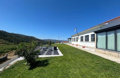 Ponte da Barca Hotel | Escola Da Mestra Da Portela Sampriz