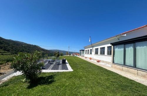 Ponte da Barca Hotel | Escola Da Mestra Da Portela Sampriz