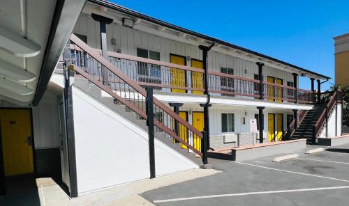Central Escondido Hotel | Escondido Inn