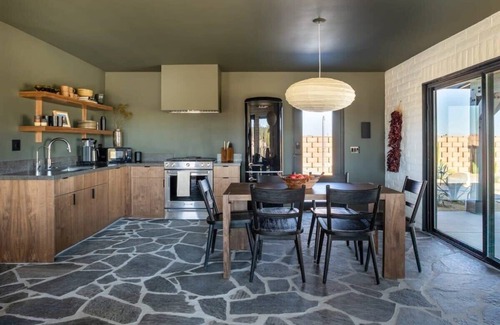 Landers House | Escondite By Homestead Modern