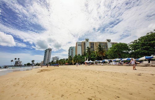 Isla Verde Apartment | ESJ Towers