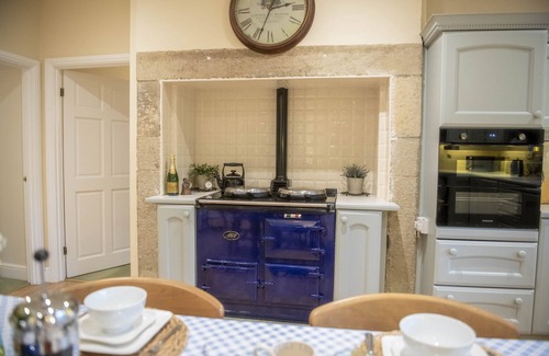 Alnwick Cottage | Eslington Lodge - single floor accommodation that sleeps 6 guests in 4 bedrooms