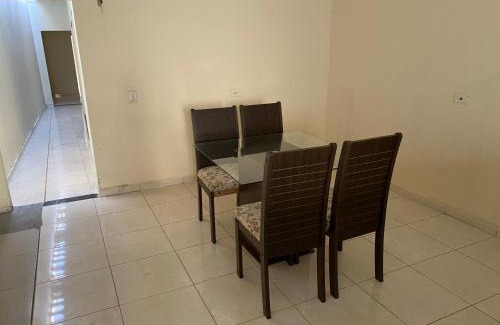 Juazeiro do Norte House | Espaço Amplo de 2 quartos com 2 camas de casal e 1 de solteiro