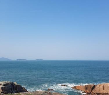 Pinheira House | Espaço Arte na Praia