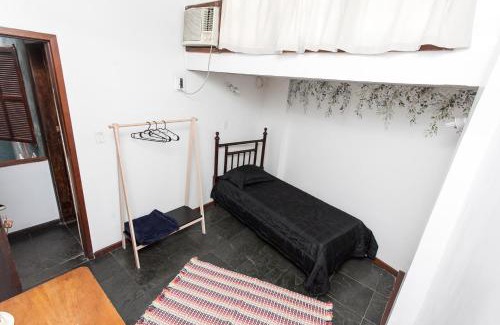 Maracana House | Espaço Sideral - Quartos com ar-condicionado, 5min Estádio Maracanã, 8min UERJ, shopping, 12min metrô, wi-fi 300mbp, ampla área comum com cozinha - prático e confortável