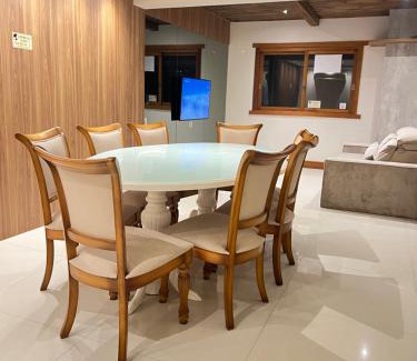 Dutra Apartment | Espaçoso em Gramado4quartos Churrasqueira & Lareira & Lavanderia até 21Pax