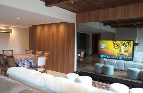 Dutra Apartment | Espaçoso em Gramado4quartos Churrasqueira & Lareira & Lavanderia até 21Pax