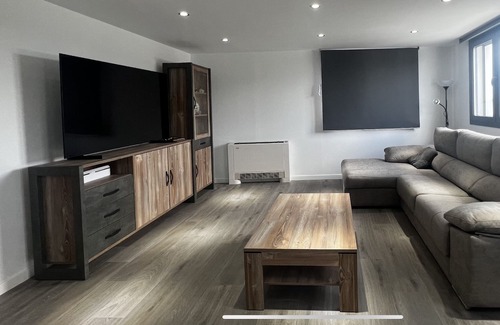 Caserio De Ca'n Rosell Apartment | Espaciosa Casa Entre Viñedos Cerca de Barcelona y de las Playas de Sitges