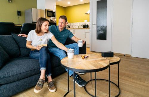 Laval Apartment | Espace, confort, calme et design en plein centre !