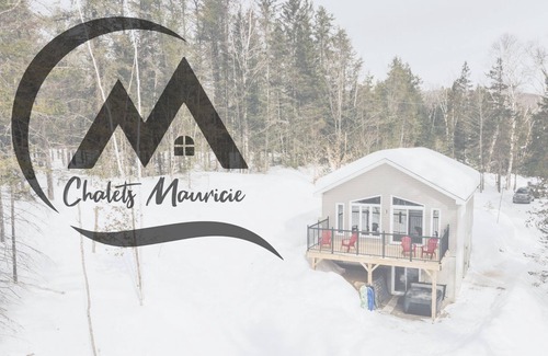Mauricie Ski Chalet | Espace de Rêve! Chalet Neuf avec SPA, vue imprenable sur les montagnes!
