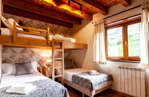 Salardu Apartment | Espacioso Apartamento con Jardín en Salardú